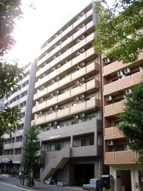 横浜市中区弥生町のマンションの建物外観