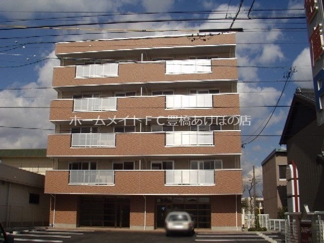豊川市小坂井町のマンションの建物外観