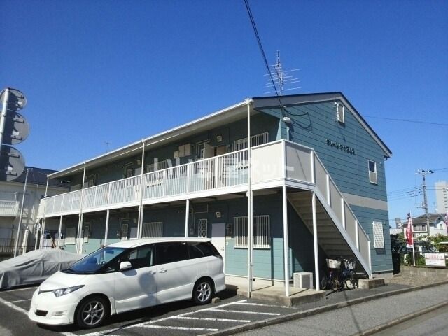 成田市囲護台のアパートの建物外観