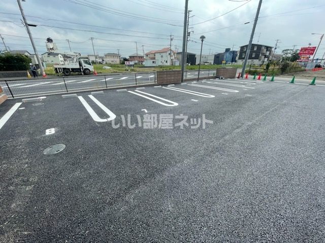 【木更津市中島のアパートの駐車場】