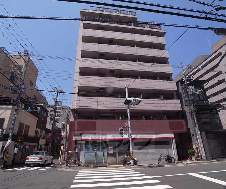 京都市下京区妙伝寺町のマンションの建物外観