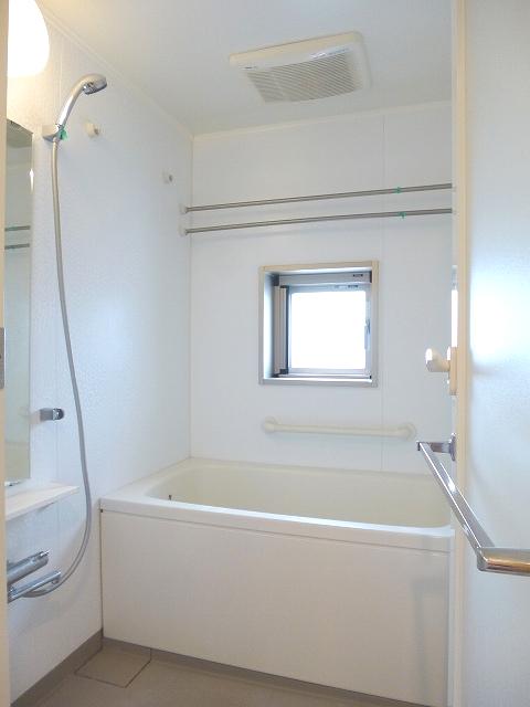 バス・シャワールーム　窓付、追焚、浴室換気乾燥機