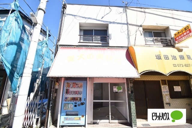 寝屋川市高柳２丁目店舗付き住宅の建物外観