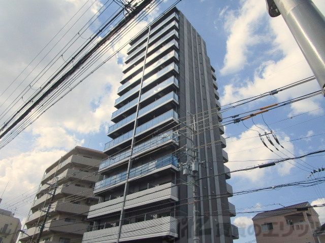 【S-RESIDENCE千里丘の建物外観】