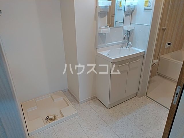 【上尾市原市中のアパートの洗面設備】