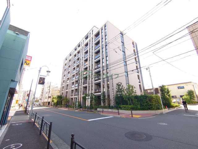 【練馬区春日町のマンションの建物外観】