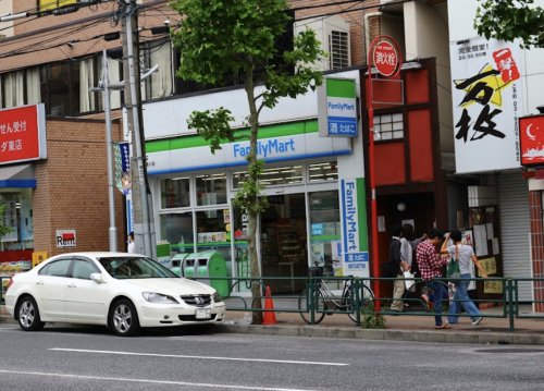 【新宿区高田馬場のマンションのコンビニ】