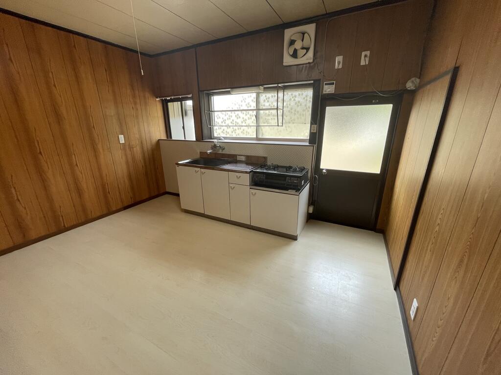 キッチン　キッチンは新品に交換します