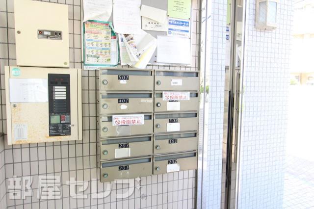 エントランス　集合ポストです