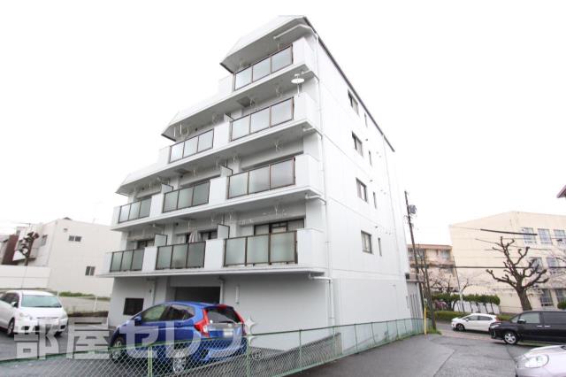 建物外観　ＲＣ構造の５階建てです