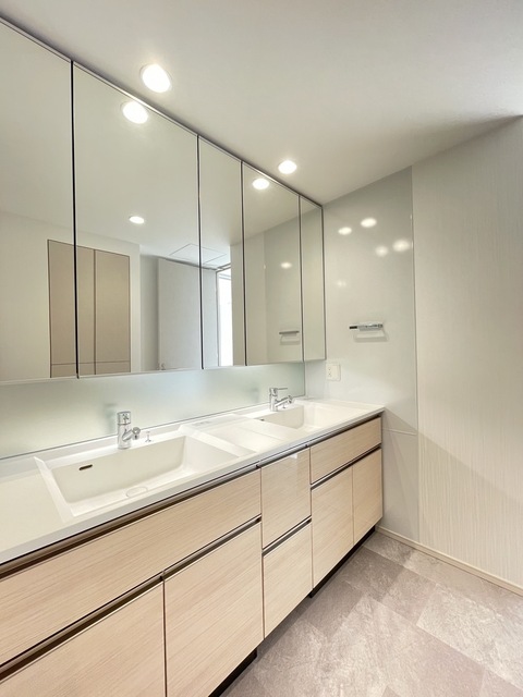 洗面設備　洗面ボウル２台