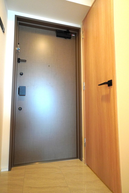 玄関　※写真は同タイプ住戸です。