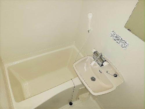 バス・シャワールーム　様々な収納スペース♪