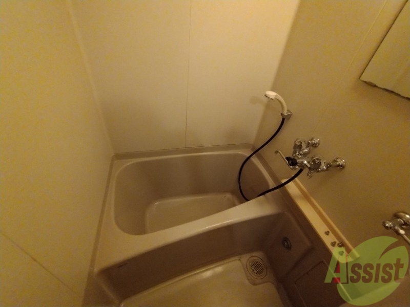 バス・シャワールーム　お風呂になります。一日の疲れを癒してくださいね。