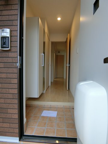 玄関　イメージ103号室写真　反転タイプ