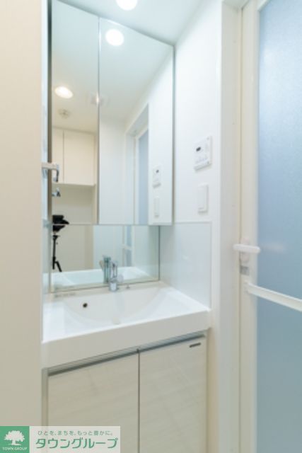 洗面設備　※写真は同タイプ住戸です。
