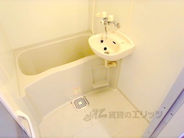 バス・シャワールーム　バス