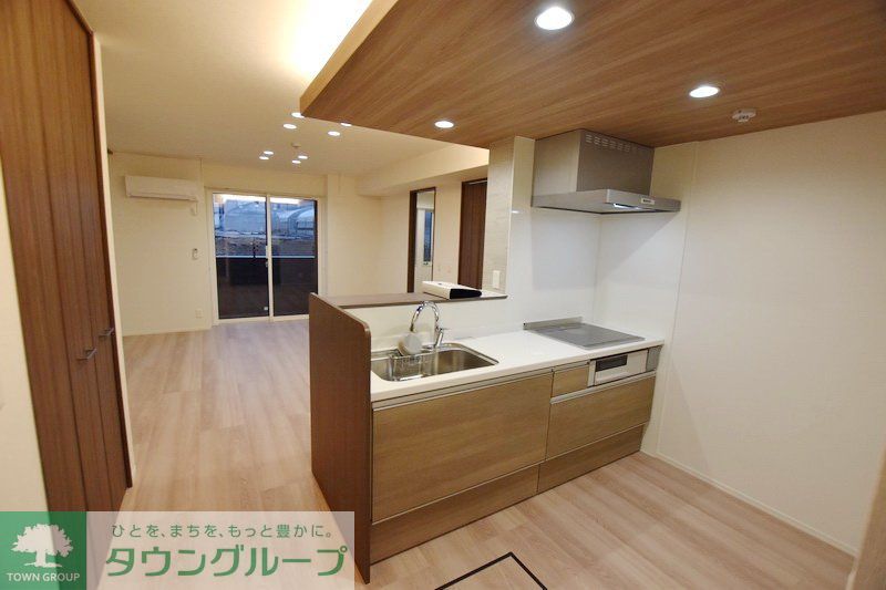 キッチン　フローリング