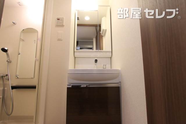 洗面設備　４０５号室の写真になります。