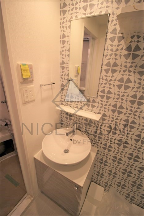 洗面設備　エスリード大阪上本町ブランシュ　独立洗面台