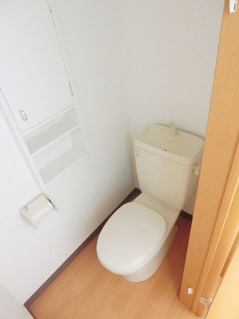 トイレ　シンプルなトイレ
