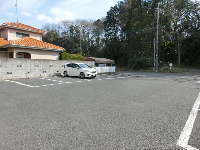 駐車場　敷地内の駐車場