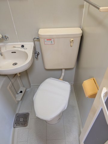 トイレ　キレイな個室空間です