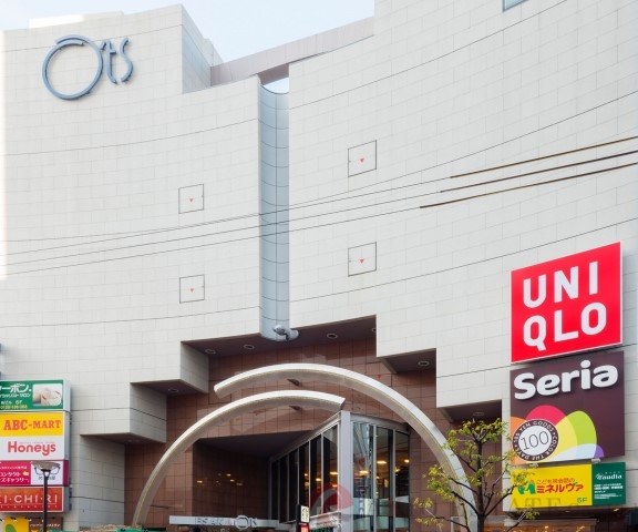 ショッピングセンター　ユニクロ江坂オッツ（ショッピングセンター）まで293m