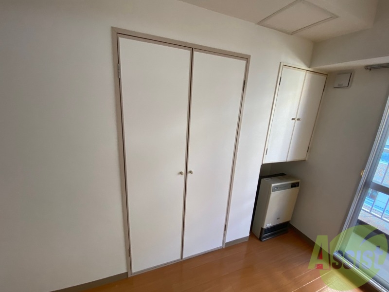 収納　寝室の収納です。部屋がすっきり片付きます。