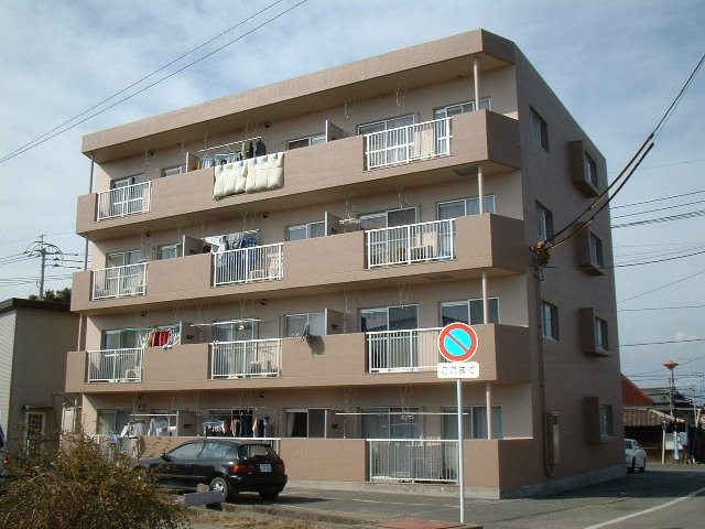 建物外観　落ち着いた雰囲気の外観です