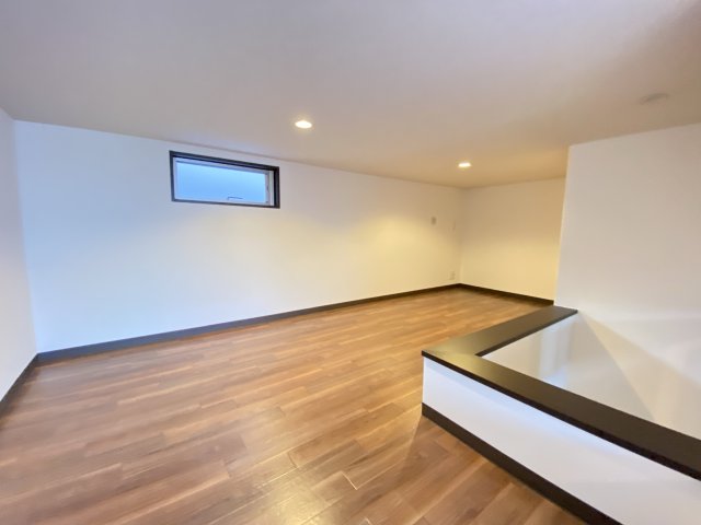 居室・リビング　同型タイプ物件の写真です。