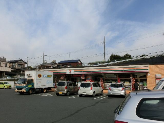 コンビニ　セブン-イレブン千葉都町東店（コンビニ）まで818m
