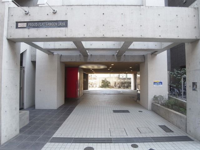 エントランス　★安心のオートロック付きマンションです★