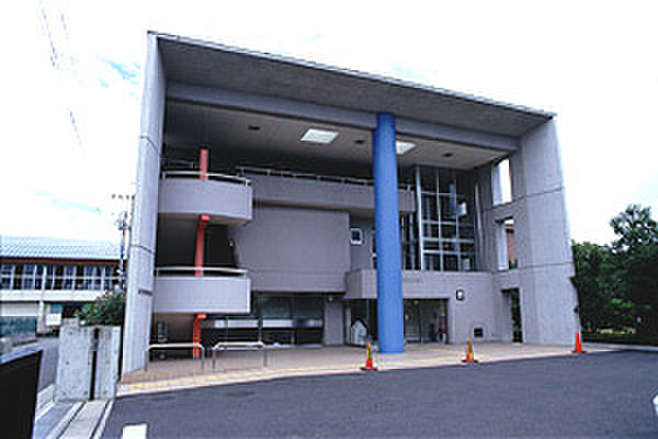 役所　朝霞市溝沼市民センター（役所）まで566m