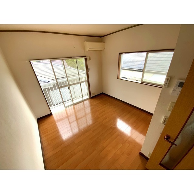 居室・リビング　角部屋・２面採光