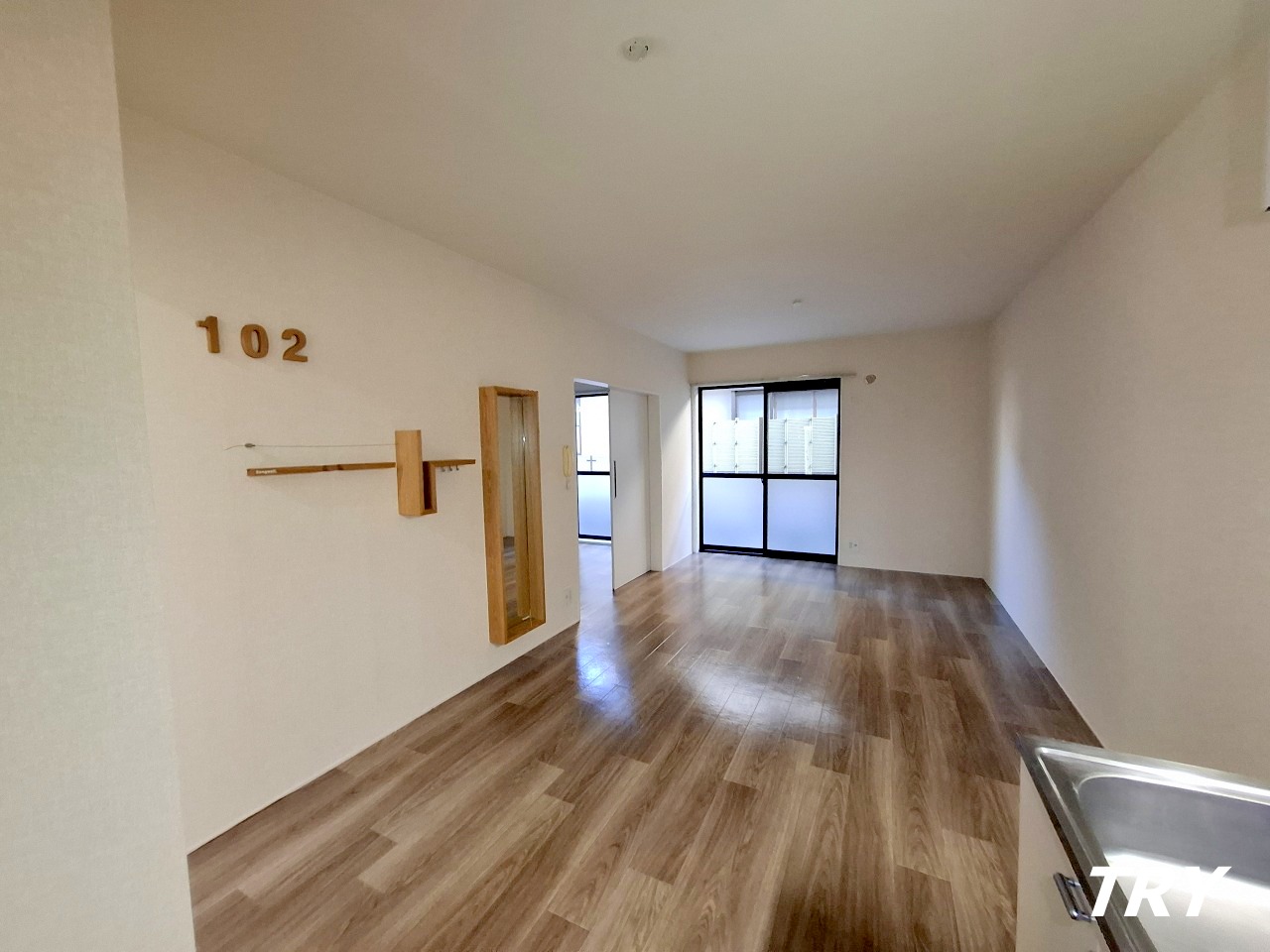 居室・リビング　明るいリビング