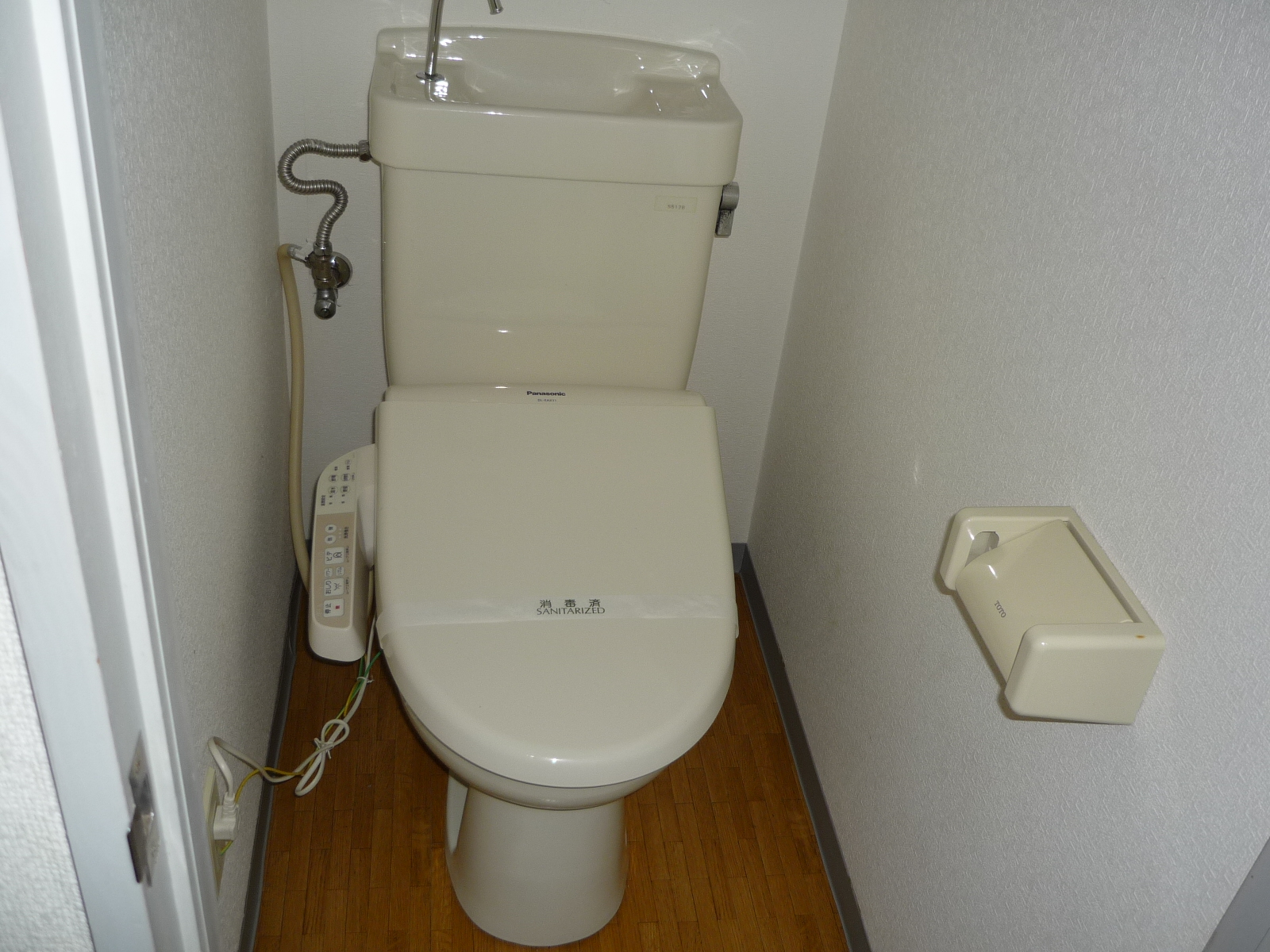 トイレ　温水洗浄便座