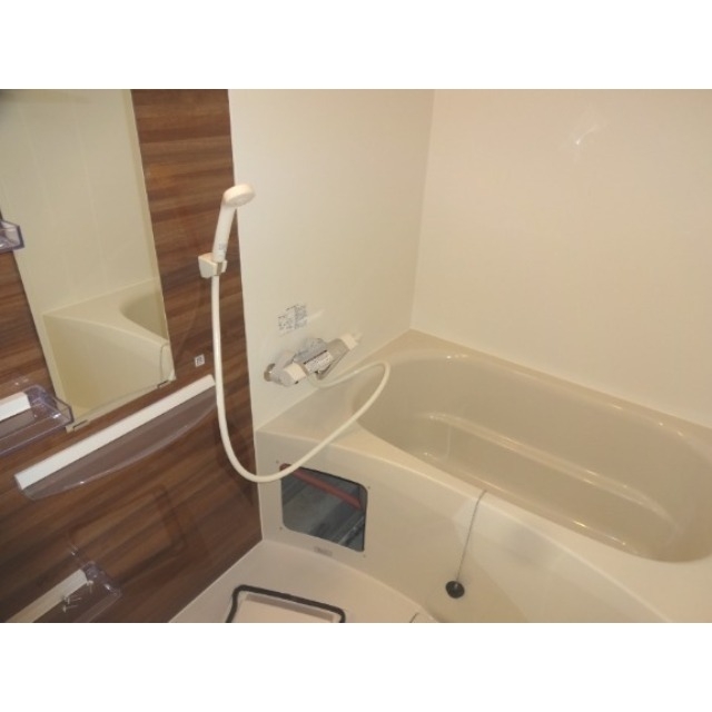 バス・シャワールーム　一日のお疲れをお取りください。