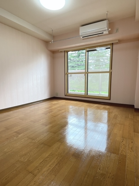 レジデンス元町の居間写真