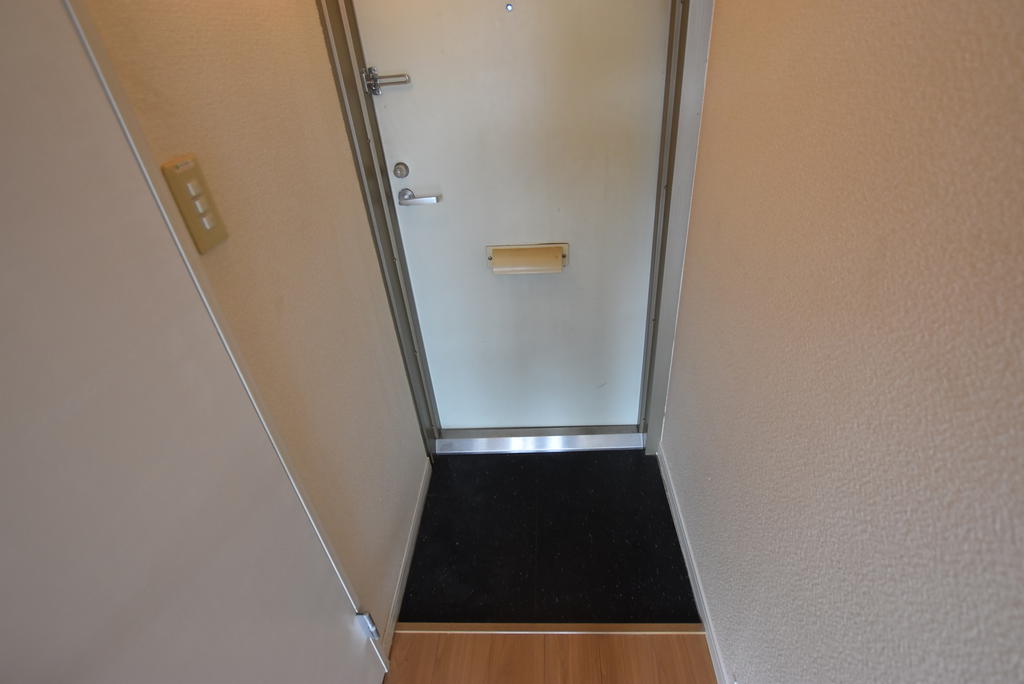 レオパレスシャルマンの玄関写真