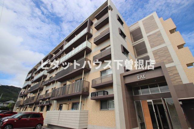 京都郡苅田町新津のマンションの建物外観