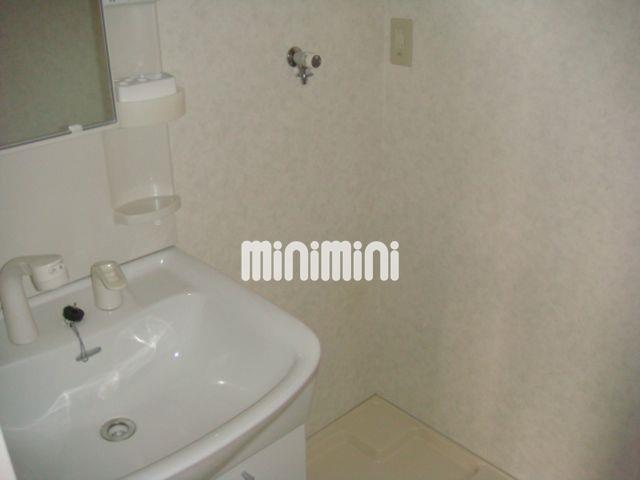 洗面設備　洗髪洗面台つき。