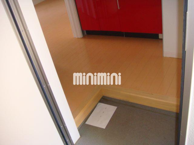 玄関　フラットな床です。