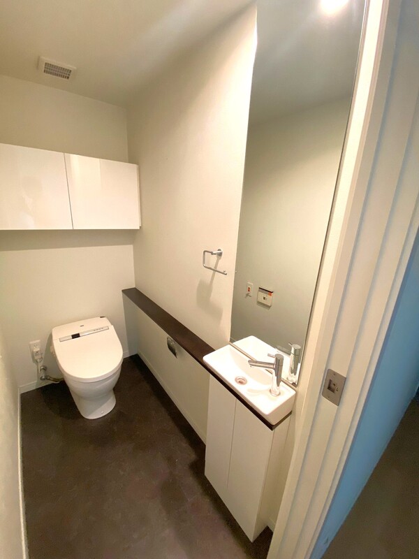 トイレ　トイレ　別部屋参考写真