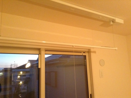 その他設備　室内物干し機です。女性の方でも安心です！