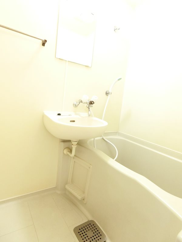 バス・シャワールーム　お手入れ楽々ユニットバス