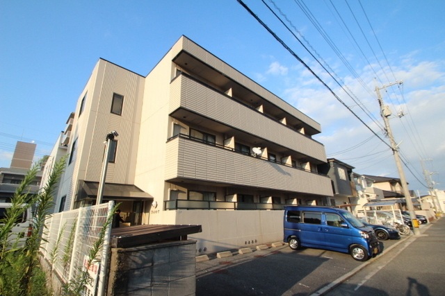 広島市西区井口のマンションの建物外観