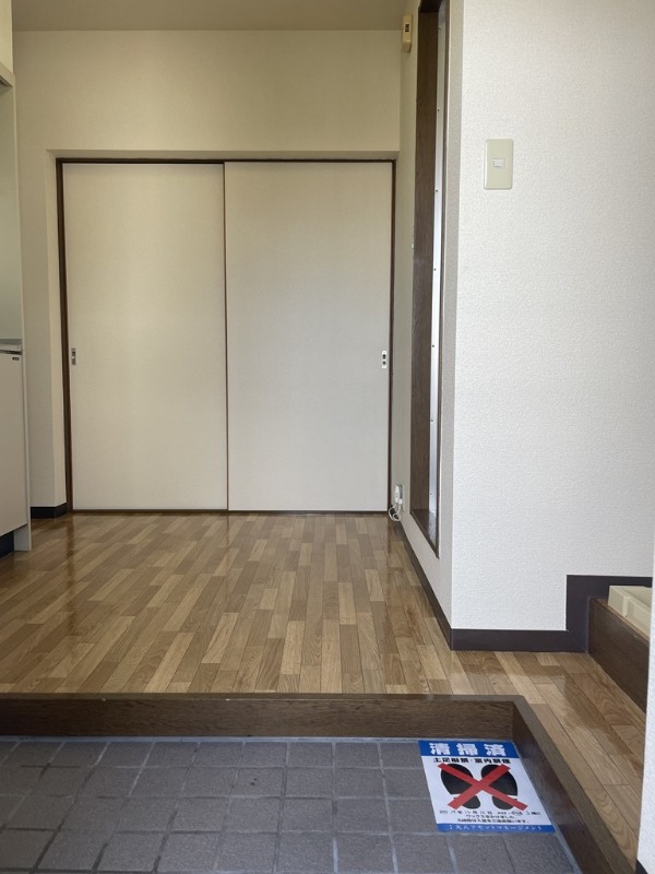 【浜松市中央区安松町のマンションの玄関】