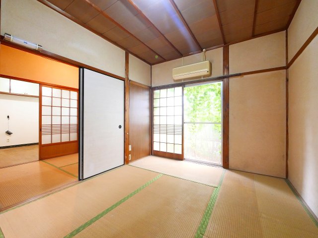 その他部屋・スペース　広くて明るい寝室