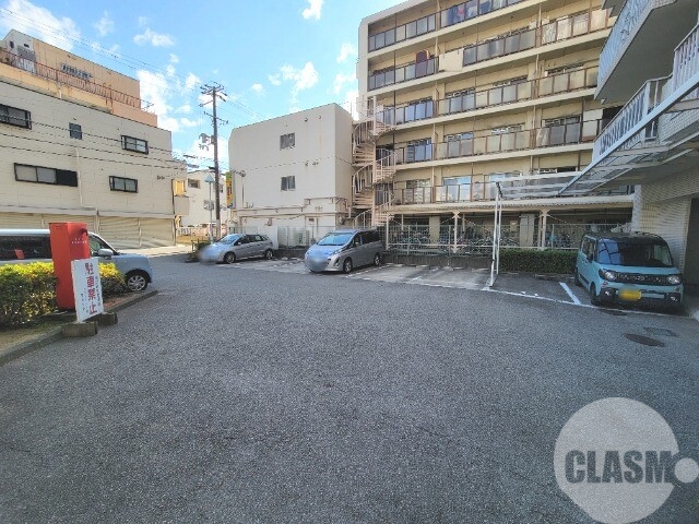 【堺市堺区住吉橋町のマンションの駐車場】